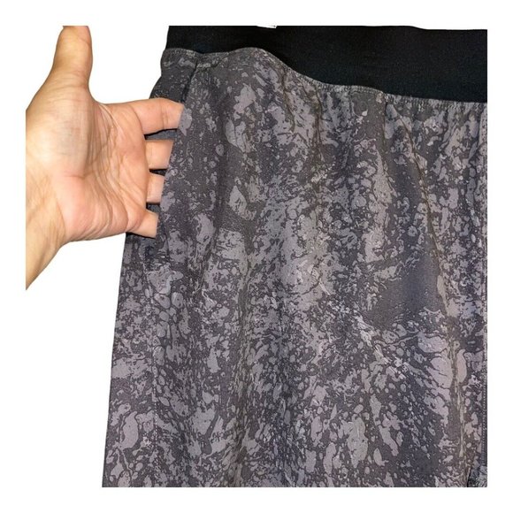 Zella Core Stretch Woven Shorts Men XL Dark Gray Marble Print Pull On Drawstring - Picture 3 of 10